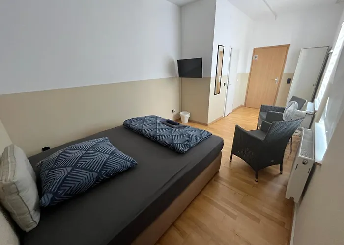 Fuer 2 Personen-bad-kuehlschrank-tv-11 Meine