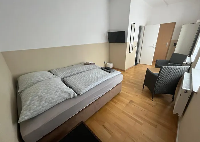 Fuer 2 Personen-bad-kuehlschrank-tv-11